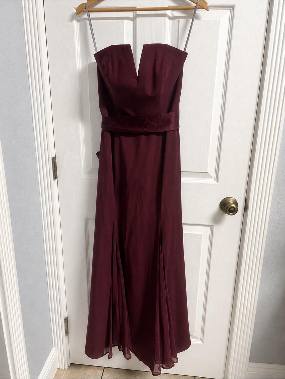 Vera Wang Burgundy Strap V-Neck Satin Evening Gown